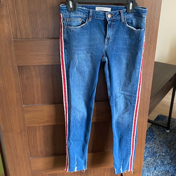 Jeans with red and white lining from Zara - Picture 3 of 10